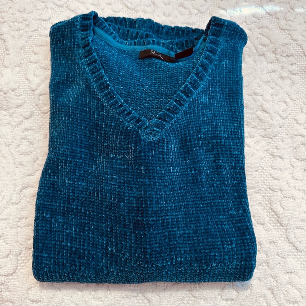 RDI | Sweater | Chenille V-neck Sweater in…